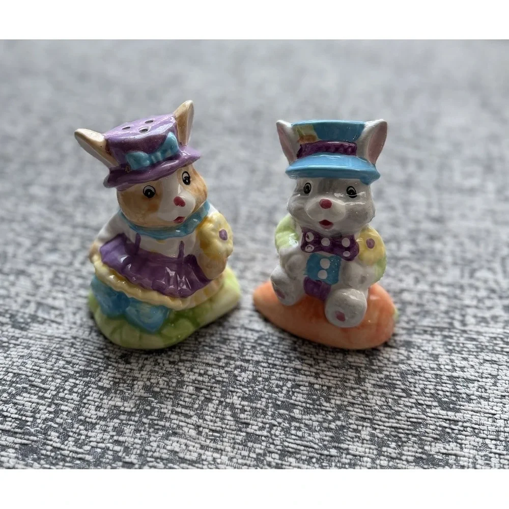 Easter Bunnies Salt Pepper Shakers Vintage WCL 4